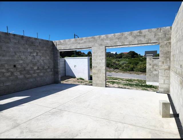 2 BEDROOM HOUSE FOR SALE IN KLEINBAAI